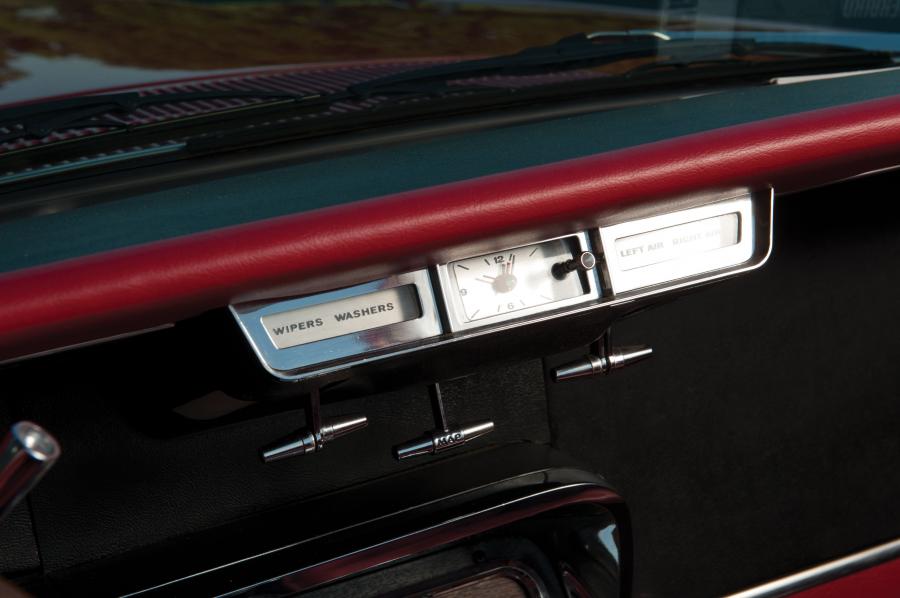  Ford Thunderbird Convertible 1965 года  (фото 5 из 26)